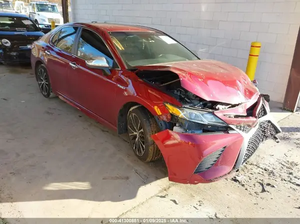 4T1B21HK8JU503702 2018 TOYOTA CAMRY - Image 1