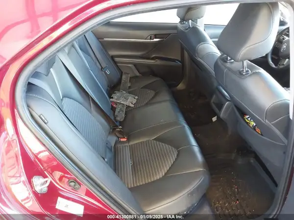 4T1B21HK8JU503702 2018 TOYOTA CAMRY - Image 8