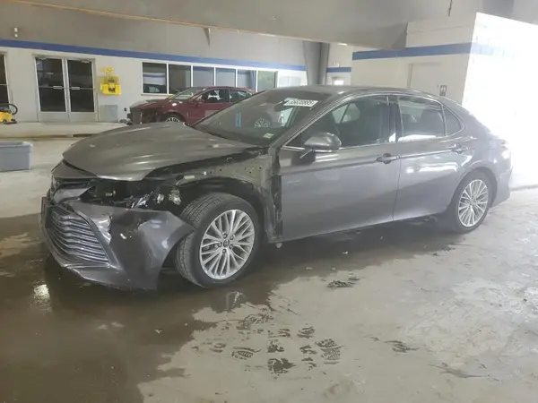 4T1B21HK8JU504459 2018 TOYOTA CAMRY - Image 1