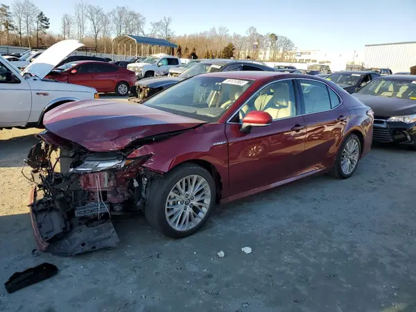 4T1B21HK8JU507040 2018 TOYOTA CAMRY - Image 1