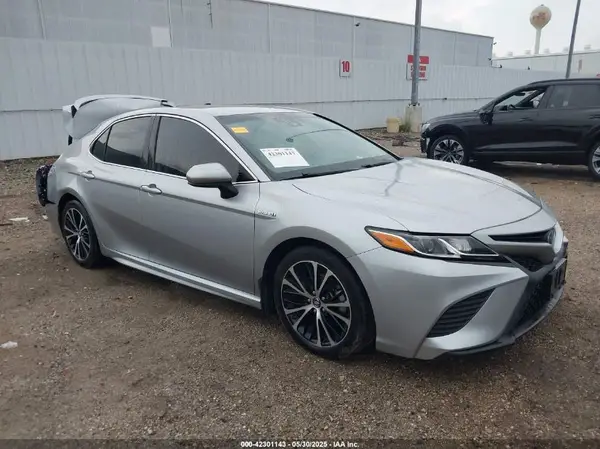 4T1B21HK8KU012077 2019 TOYOTA CAMRY - Image 1