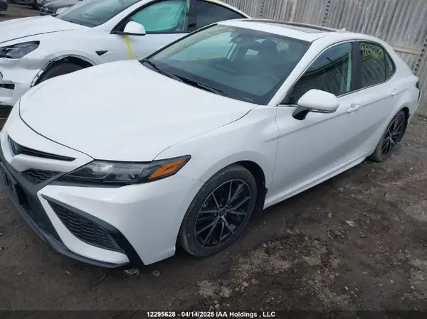 4T1B21HK8RU021002 2024 TOYOTA CAMRY - Image 2
