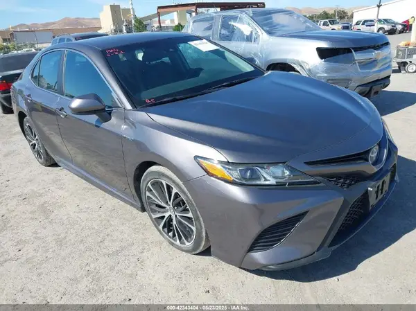 4T1B21HK9JU508570 2018 TOYOTA CAMRY - Image 1