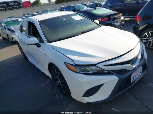 4T1B21HK9JU509394 2018 TOYOTA CAMRY - Image 1