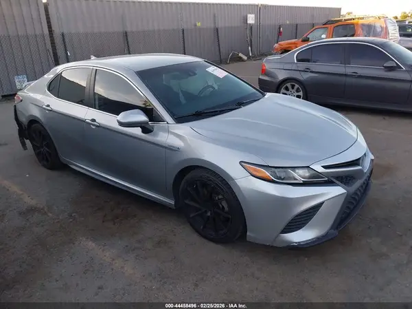 4T1B21HK9KU514161 2019 TOYOTA CAMRY - Image 1