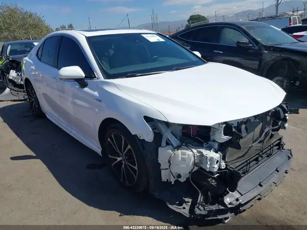 4T1B11HK0JU589865 VIN - 2018 TOYOTA CAMRY LE BLUE 2.5L I-4 DI