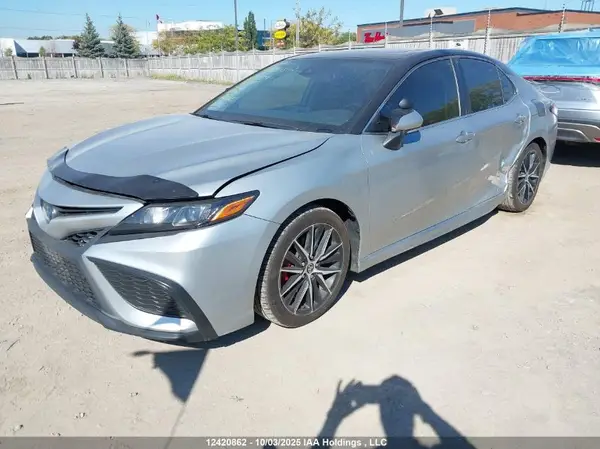 4T1B21HK9NU018023 2022 TOYOTA CAMRY - Image 2