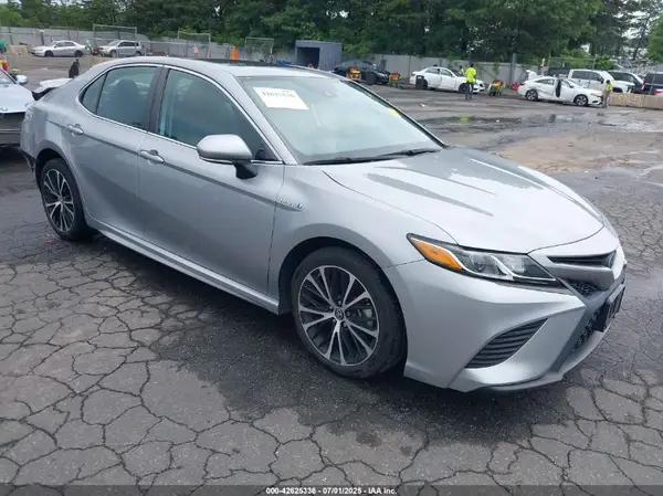 4T1B21HKXKU011982 2019 TOYOTA CAMRY - Image 1