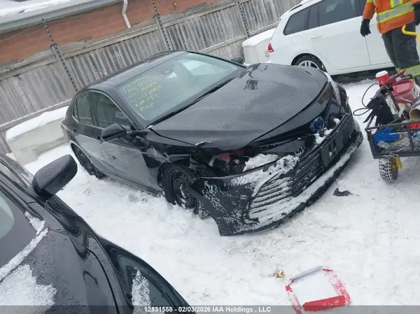 4T1B21HKXNU018404 2022 TOYOTA CAMRY - Image 1