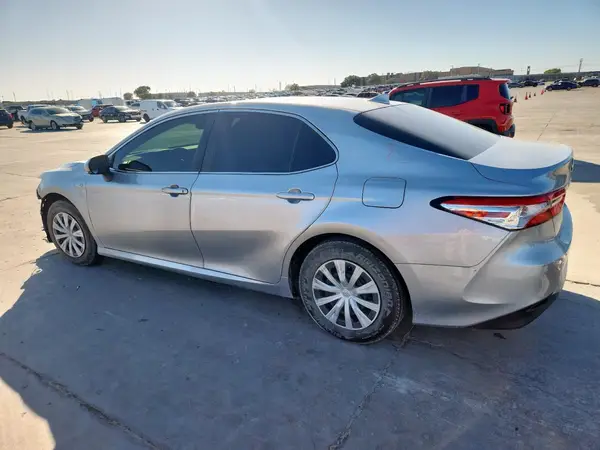4T1B31HK1JU500296 2018 TOYOTA CAMRY - Image 2
