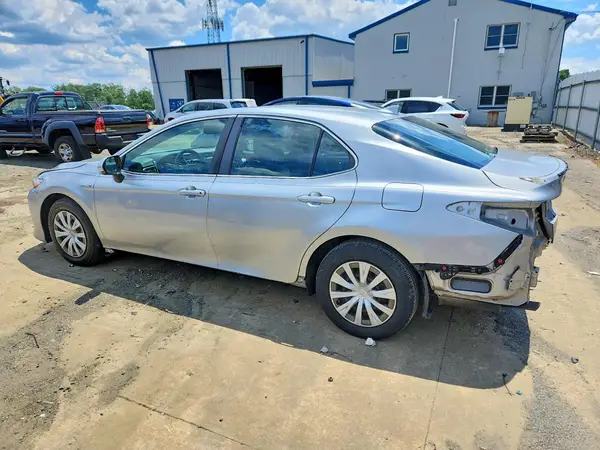 4T1B31HK1JU504574 2018 TOYOTA CAMRY - Image 2