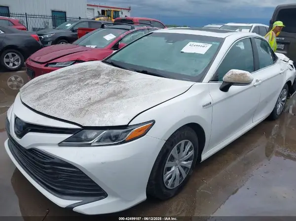 4T1B31HK4JU004246 2018 TOYOTA CAMRY - Image 2