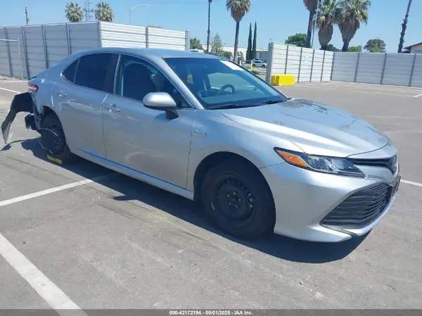 4T1B31HK9JU505925 2018 TOYOTA CAMRY - Image 1
