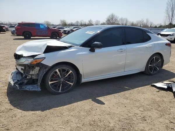 4T1B61HK0JU003084 2018 TOYOTA CAMRY - Image 1