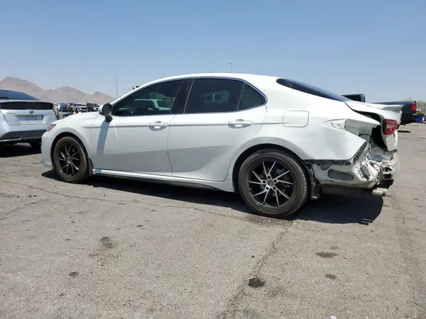 4T1B61HK0JU007443 2018 TOYOTA CAMRY - Image 2