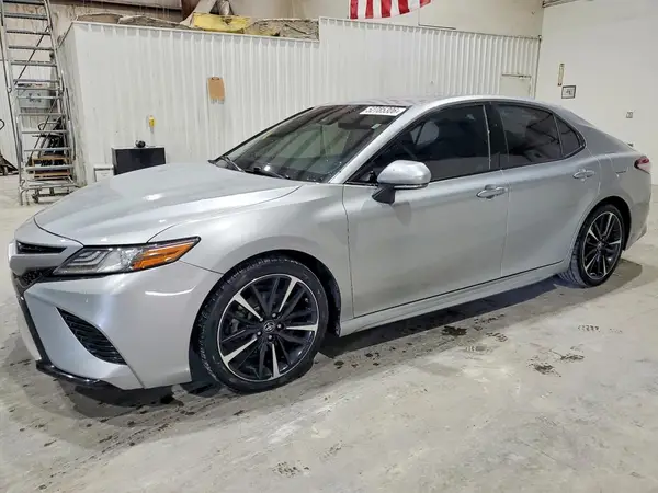 4T1B61HK0JU010455 2018 TOYOTA CAMRY - Image 1