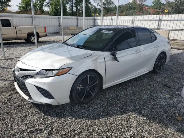 4T1B61HK0JU027305 2018 TOYOTA CAMRY - Image 1