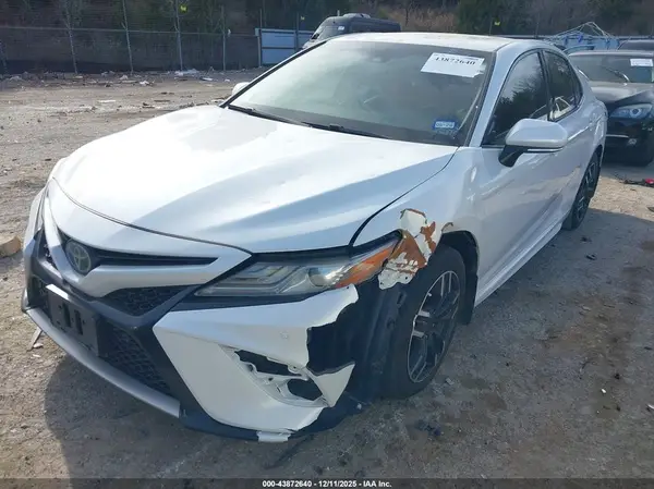 4T1B61HK0JU031080 2018 TOYOTA CAMRY - Image 2