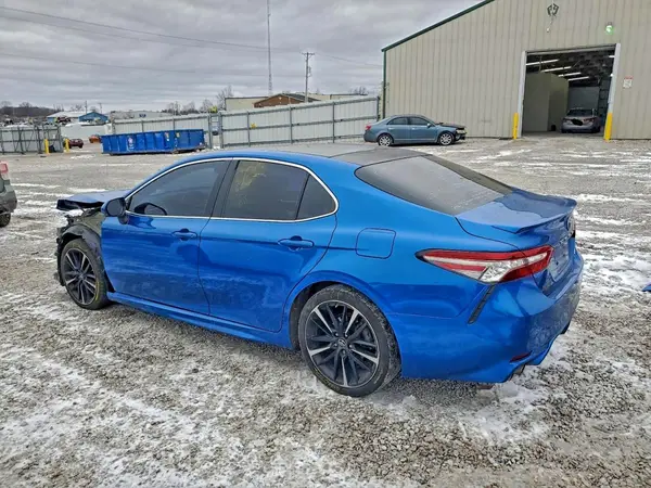 4T1B61HK0JU036697 2018 TOYOTA CAMRY - Image 2