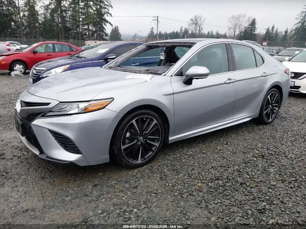 4T1B61HK0JU042967 2018 TOYOTA CAMRY - Image 2