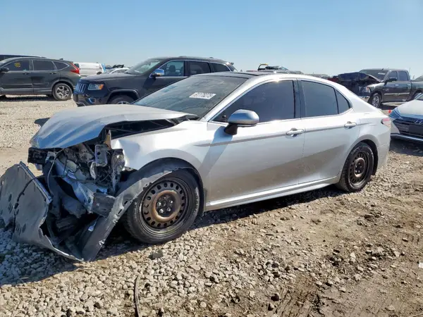 4T1B61HK0JU043620 2018 TOYOTA CAMRY - Image 1