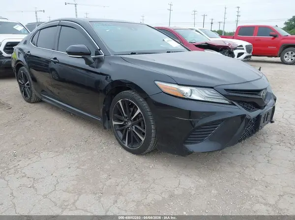4T1B61HK0JU048462 2018 TOYOTA CAMRY - Image 1