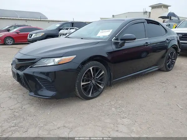 4T1B61HK0JU048462 2018 TOYOTA CAMRY - Image 2