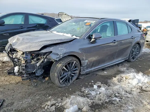 4T1B61HK0JU051166 2018 TOYOTA CAMRY - Image 1