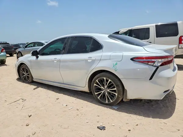 4T1B61HK0JU052270 2018 TOYOTA CAMRY - Image 2