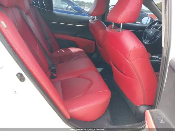 4T1B61HK0JU063334 2018 TOYOTA CAMRY - Image 8