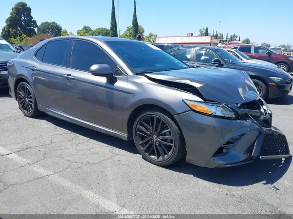 4T1B61HK0JU067903 2018 TOYOTA CAMRY - Image 1