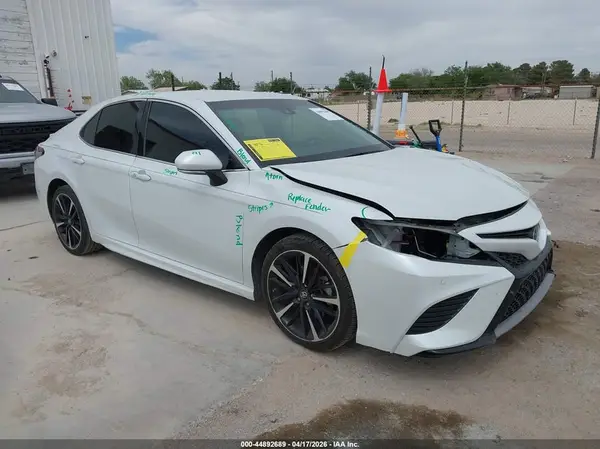 4T1B61HK0JU069232 2018 TOYOTA CAMRY - Image 1