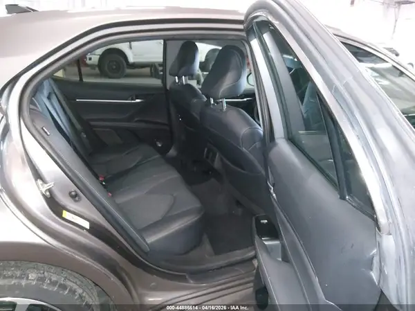 4T1B61HK0JU069411 2018 TOYOTA CAMRY - Image 8