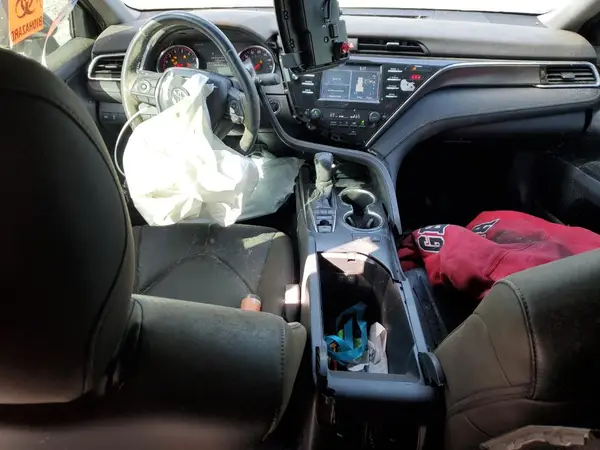 4T1B61HK0JU075662 2018 TOYOTA CAMRY - Image 8