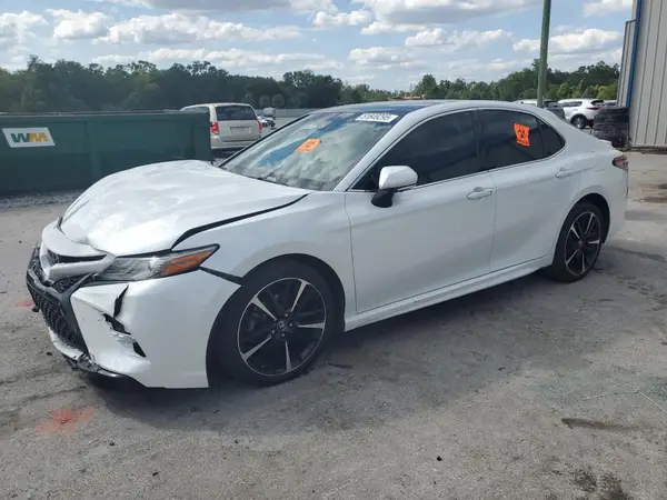 4T1B61HK0JU077590 2018 TOYOTA CAMRY - Image 1
