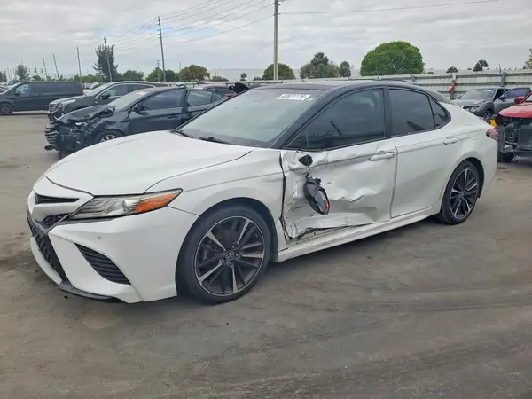 4T1B61HK0JU083471 2018 TOYOTA CAMRY - Image 1