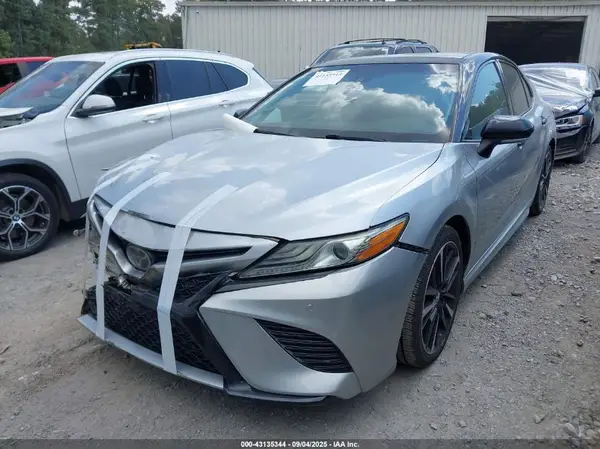 4T1B61HK0JU089223 2018 TOYOTA CAMRY - Image 2