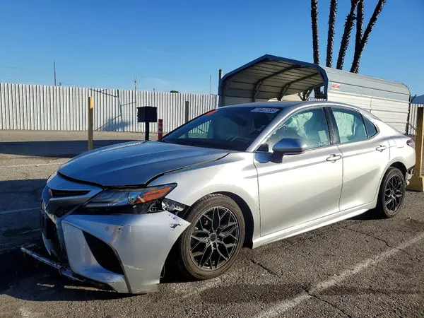 4T1B61HK0JU097564 2018 TOYOTA CAMRY - Image 1