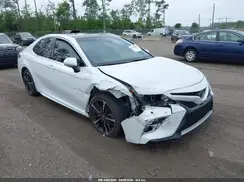 4T1B61HK0JU098889 2018 TOYOTA CAMRY