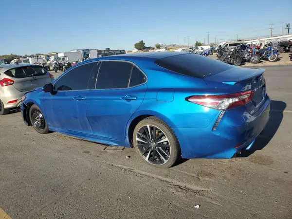 4T1B61HK0JU103542 2018 TOYOTA CAMRY - Image 2