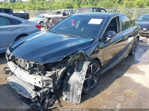 4T1B61HK0JU106151 2018 TOYOTA CAMRY - Image 2