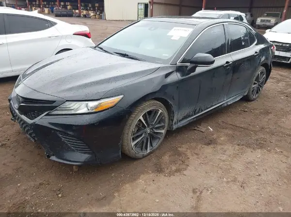 4T1B61HK0JU108921 2018 TOYOTA CAMRY - Image 2
