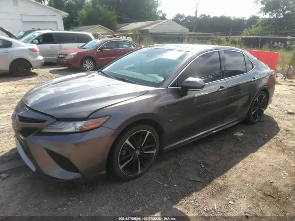 4T1B61HK0JU110460 2018 TOYOTA CAMRY - Image 2