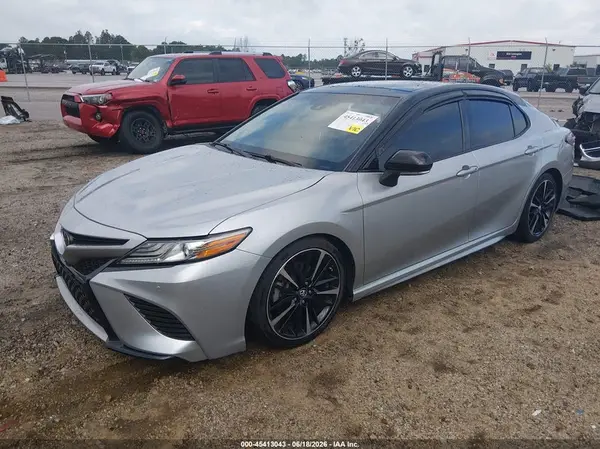 4T1B61HK0JU112421 2018 TOYOTA CAMRY - Image 2