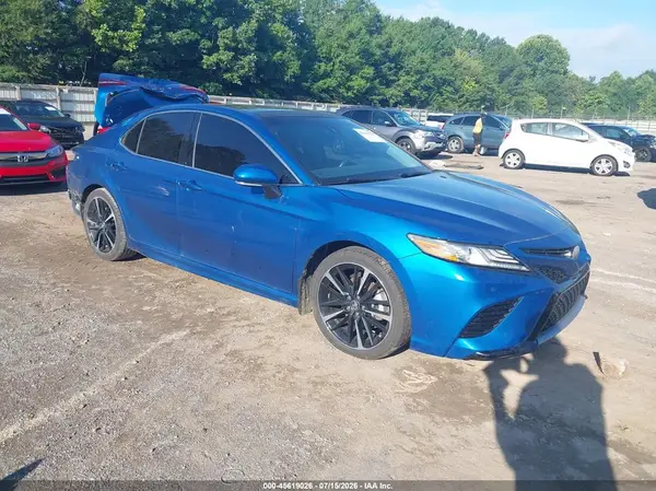 4T1B61HK0JU113648 2018 TOYOTA CAMRY - Image 1