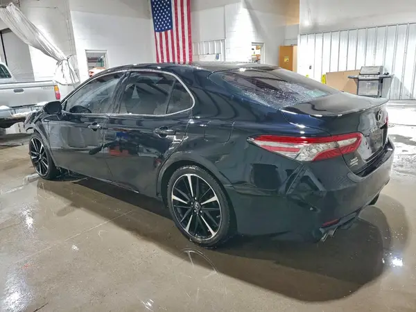 4T1B61HK0JU126416 2018 TOYOTA CAMRY - Image 2