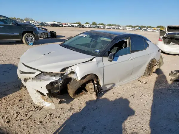 4T1B61HK0JU129297 2018 TOYOTA CAMRY - Image 1