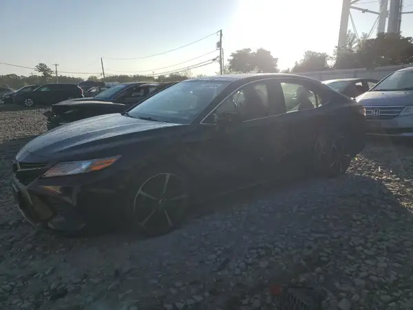 4T1B61HK0JU131423 2018 TOYOTA CAMRY - Image 1