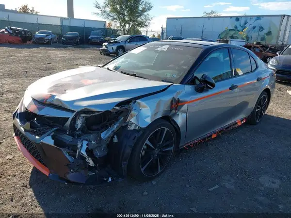 4T1B61HK0JU139876 2018 TOYOTA CAMRY - Image 2