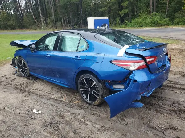 4T1B61HK0JU147072 2018 TOYOTA CAMRY - Image 2